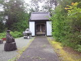 寂れた山の神社